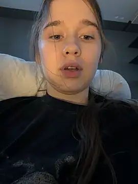 Foto porno HornyGirlH vrea sex pe StripChat pe KUR.ro