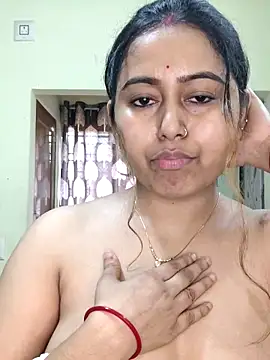 Foto porno Hot_Misti_69 descoperita pe video chat pe KUR.ro