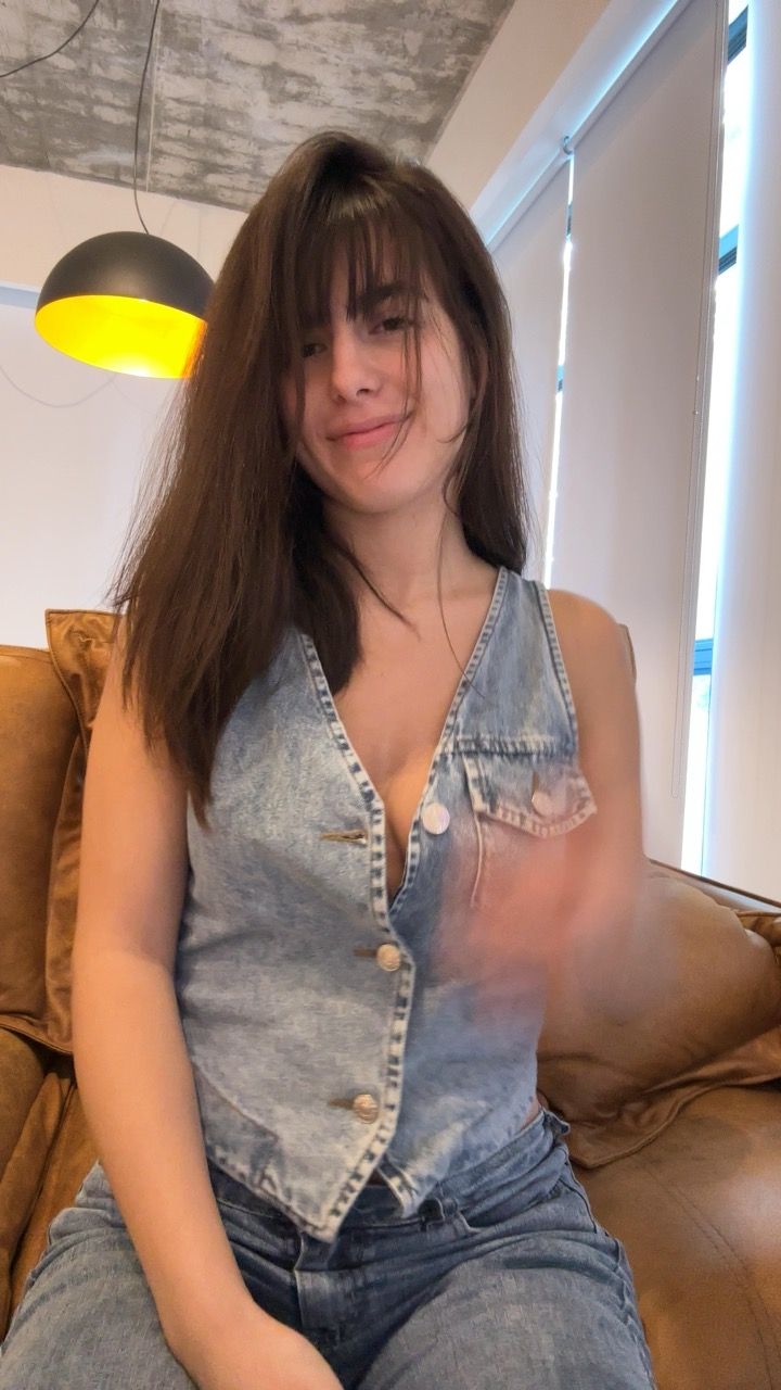 Foto porno IAMEVA se dezbraca la web pe Amateur.TV pe KUR.ro