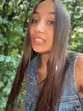 Foto porno ICrazyOneIRL ne arata tot la camera pe KUR.ro