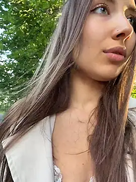 Foto porno ICrazyOneIRL ne arata tot la camera pe KUR.ro