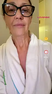 Foto porno Discutii intime cu JasmineNoir2 pe KUR.ro