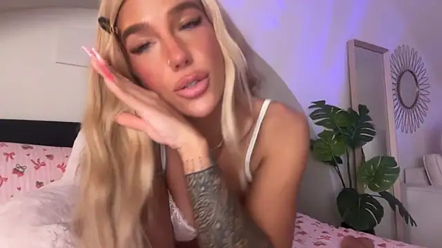 Album foto porno KENNIEXROSE descoperita pe video chat