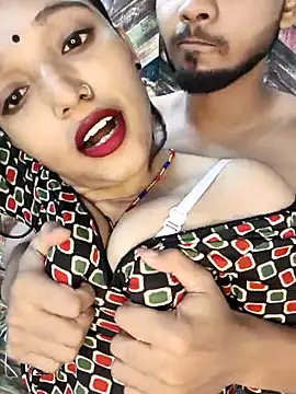 KISSING_QUEEN descoperita pe video chat