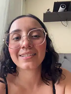 Foto porno Kay_LustyWife se dezbraca la web pe StripChat pe KUR.ro