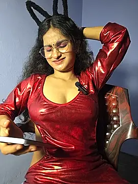Nebunii pe chat marca Khadija37