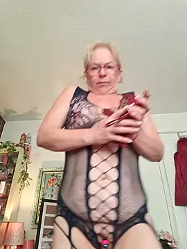 Fantezii cu KitKat_X pe StripChat