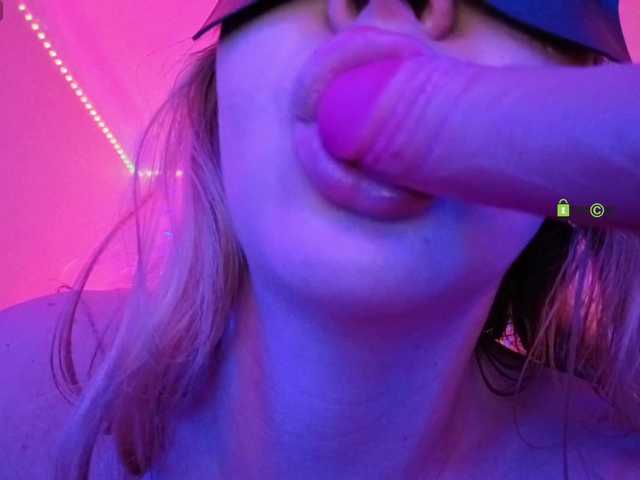 Foto porno Koketka ne arata tot la camera pe KUR.ro