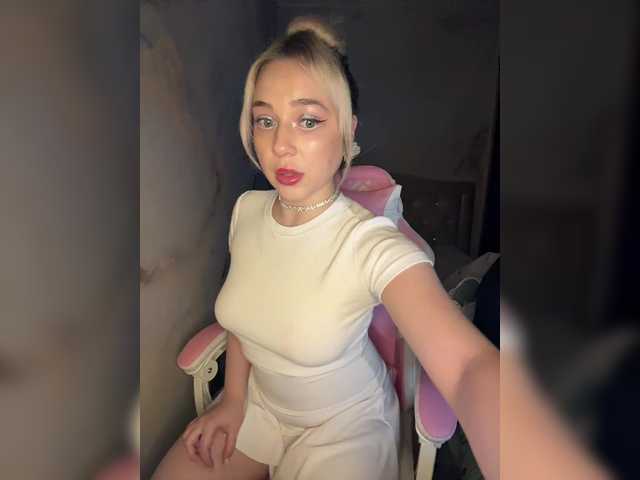 Foto porno Kristallik-1 vrea sex pe BongaCams pe KUR.ro