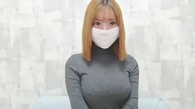 Foto porno LOVE_MOMO_LOVE ne arata tot la camera pe KUR.ro