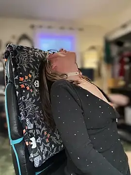 Foto porno Sex online cu LadyLena1 pe KUR.ro