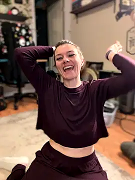 Foto porno Sex online cu LadyLena1 pe KUR.ro