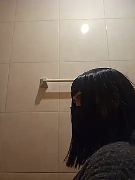Foto porno Latin_summer descoperita pe video chat pe KUR.ro