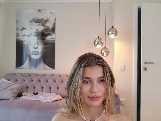 Foto porno LennaGodess se dezbraca la web pe BongaCams pe KUR.ro