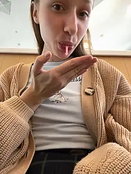 Foto porno Sex online cu Lia__Love pe KUR.ro