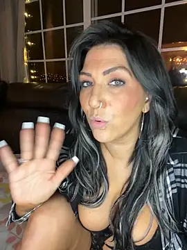 Foto porno Ganduri murdare cu LittleMissEeve pe KUR.ro