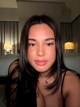 Foto porno Lizhush_ se dezbraca la web pe StripChat pe KUR.ro