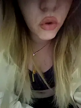 Foto porno Nebunii pe chat marca Lolitanatasha01 pe KUR.ro