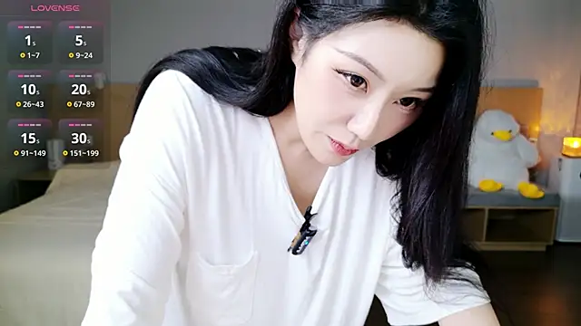 Foto porno Lucky-baby descoperita pe video chat pe KUR.ro