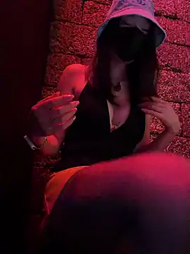 Foto porno Lucky-cat88 se dezbraca la web pe StripChat pe KUR.ro