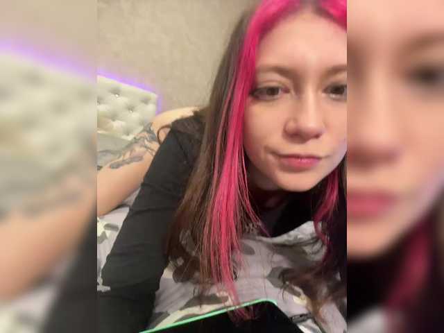 Foto porno LuckyStar se dezbraca la web pe BongaCams pe KUR.ro