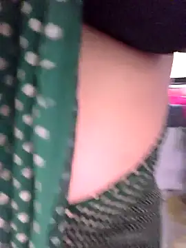 Foto porno MOM-SUN-COUPLE ne arata tot la camera pe KUR.ro