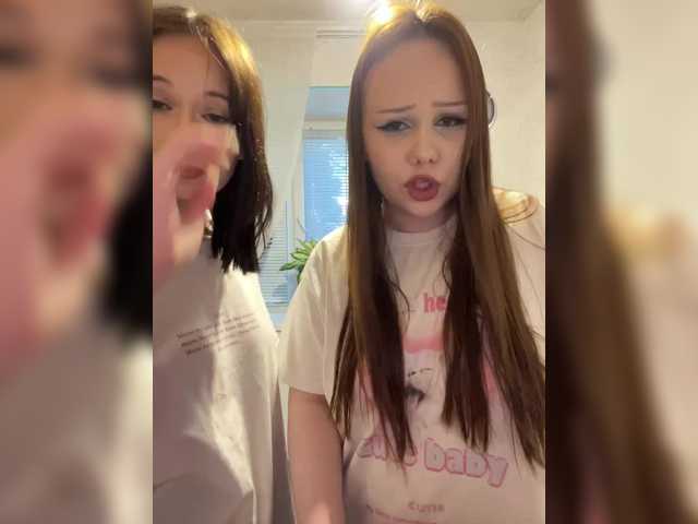 Foto porno MYHOMORIKI se dezbraca la web pe BongaCams pe KUR.ro