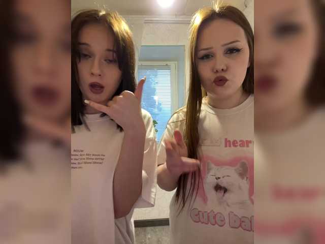 Foto porno MYHOMORIKI se dezbraca la web pe BongaCams pe KUR.ro