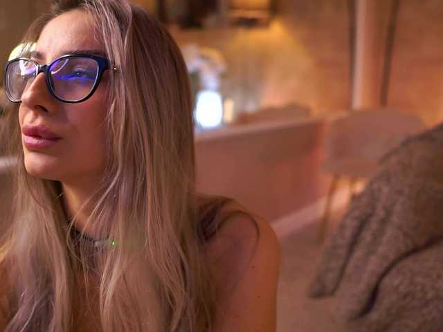 Foto porno Nebunii pe chat marca MaddieBryggs pe KUR.ro