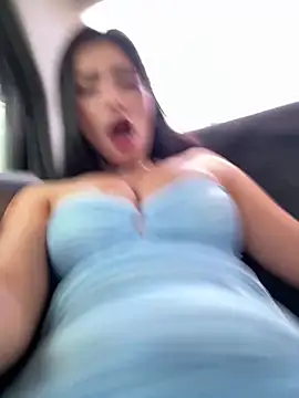 Foto porno Maddy_Rouse_ descoperita pe video chat pe KUR.ro