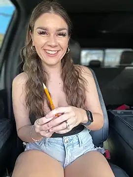 Foto porno Discutii intime cu MaggyMayI pe KUR.ro