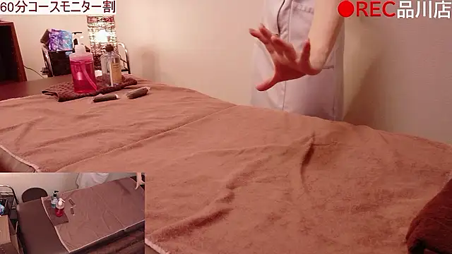 Foto porno ManaMi-maru ne arata tot la camera pe KUR.ro