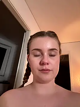 Foto porno Nebunii pe chat marca MaribelRiver pe KUR.ro