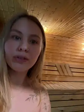 Foto porno MariiD vrea sex pe StripChat pe KUR.ro