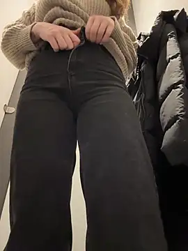 Foto porno MariiD vrea sex pe StripChat pe KUR.ro