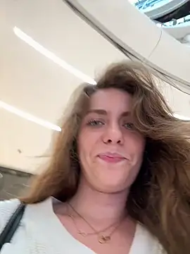 Foto porno MariiD vrea sex pe StripChat pe KUR.ro
