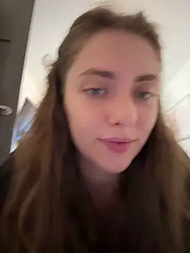 Foto porno MariiD vrea sex pe StripChat pe KUR.ro