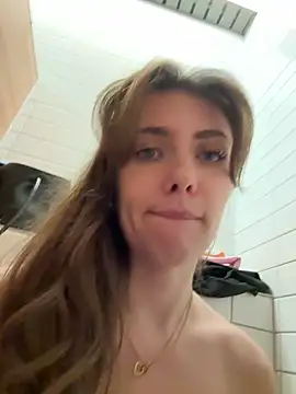 Foto porno MariiD vrea sex pe StripChat pe KUR.ro