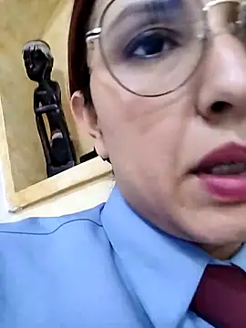 Foto porno Megan-01- se dezbraca la web pe StripChat pe KUR.ro
