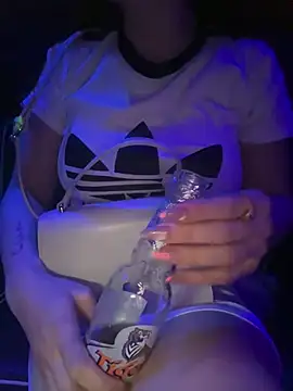 Foto porno Sex online cu Meii-meyy pe KUR.ro