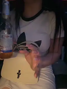 Foto porno Sex online cu Meii-meyy pe KUR.ro