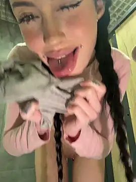 Foto porno Ganduri murdare cu Melissa_crazy pe KUR.ro