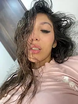 Foto porno Discutii intime cu MiaJones21 pe KUR.ro