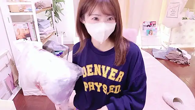 Foto porno Sex online cu Mii_v_v pe KUR.ro