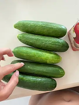 Foto porno Ganduri murdare cu MileySummer pe KUR.ro