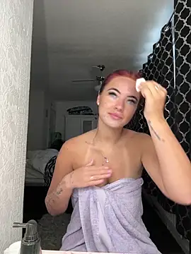 Foto porno MissAroraaaxo descoperita pe video chat pe KUR.ro