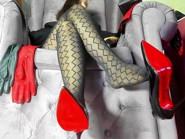 Foto porno Discutii intime cu MistressLilla pe KUR.ro