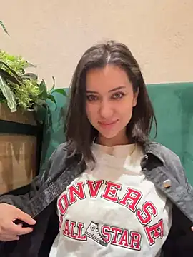 Foto porno Nebunii pe chat marca Musae pe KUR.ro