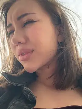 Foto porno Nebunii pe chat marca Musae pe KUR.ro