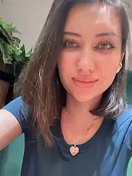 Foto porno Nebunii pe chat marca Musae pe KUR.ro